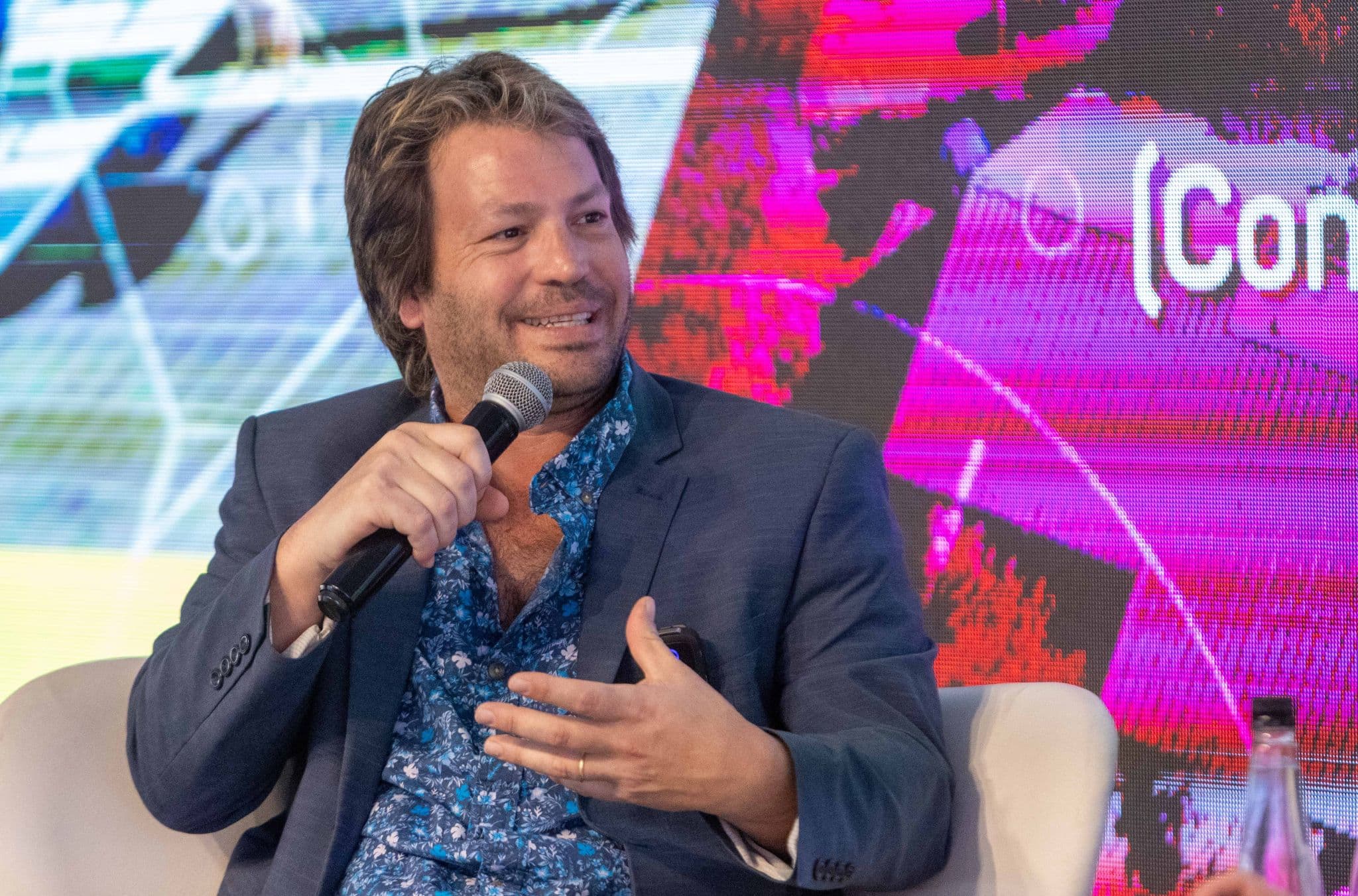 Santiago en conferencia